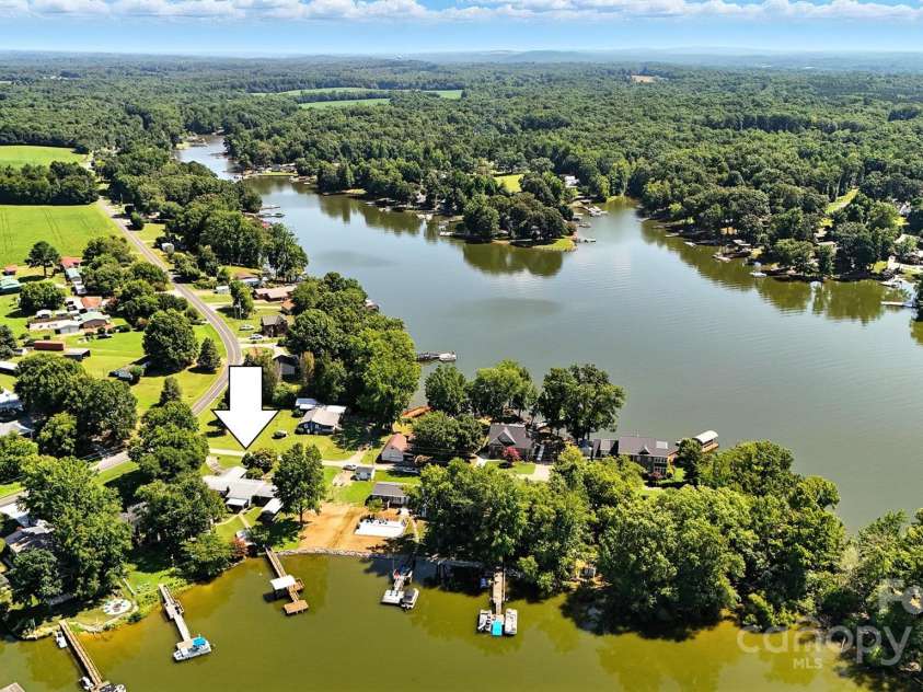 120 Crow Creek Drive, Lexington, NC 27292.  MLS# CAR4281430, YatesRealty ID 27326. 
