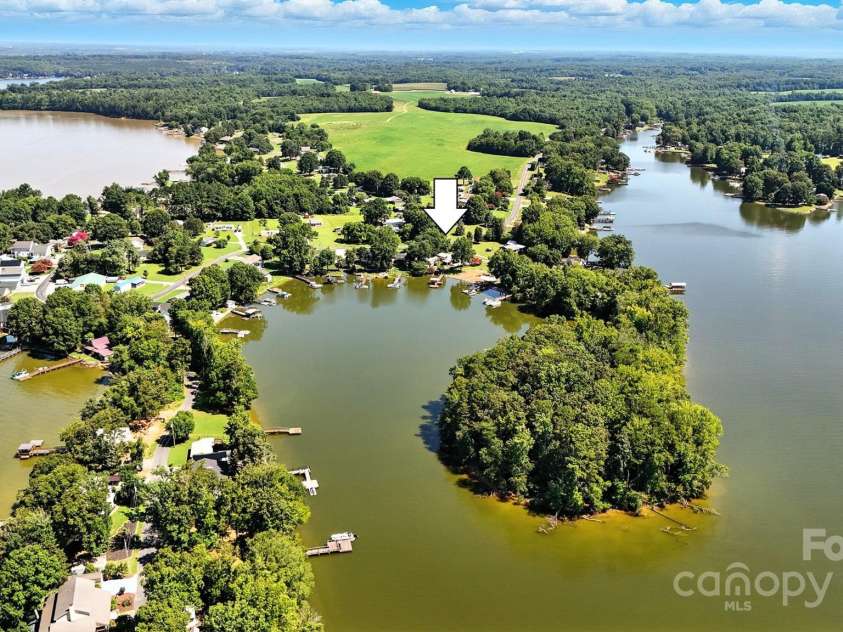 120 Crow Creek Drive, Lexington, NC 27292.  MLS# CAR4281430, YatesRealty ID 27326. 