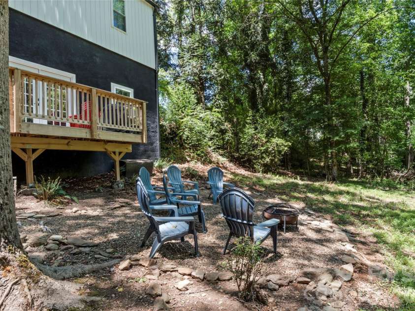 706 Elk Spur Street, Elkin, NC 28621.  MLS# CAR4382447, YatesRealty ID 27327. 