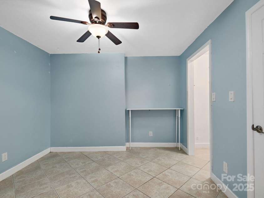 42 Hollybrook Drive, Asheville, NC 28803.  MLS# CAR4256176, YatesRealty ID 27329. Bonus room perfect for home office