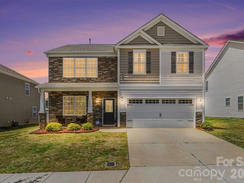 7596 Nolen Farm Drive, Gastonia, NC 28056.  MLS# CAR4384911, YatesRealty ID 27329. 