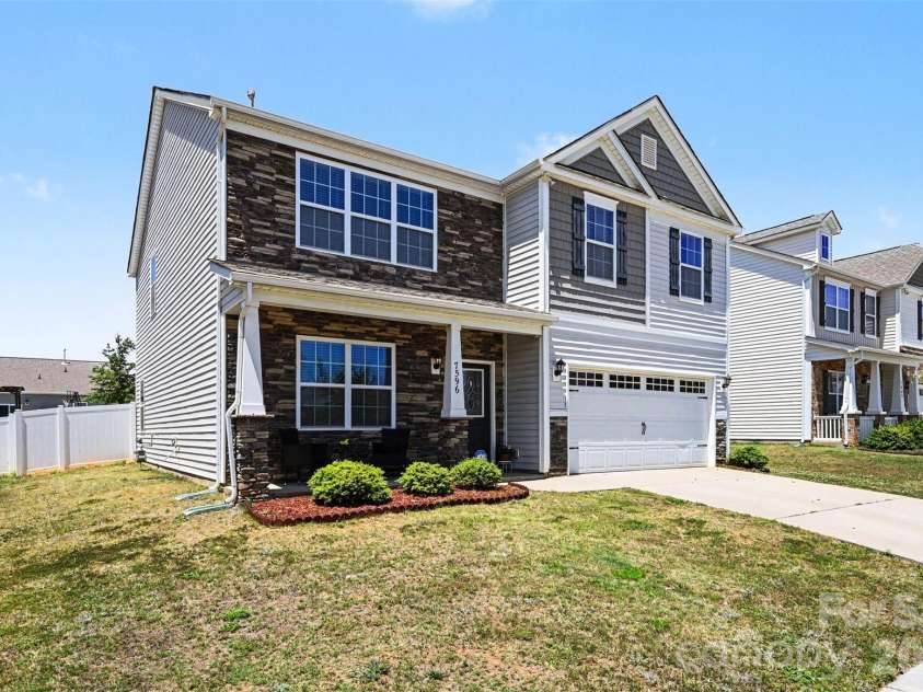 7596 Nolen Farm Drive, Gastonia, NC 28056.  MLS# CAR4384911, YatesRealty ID 27329. 