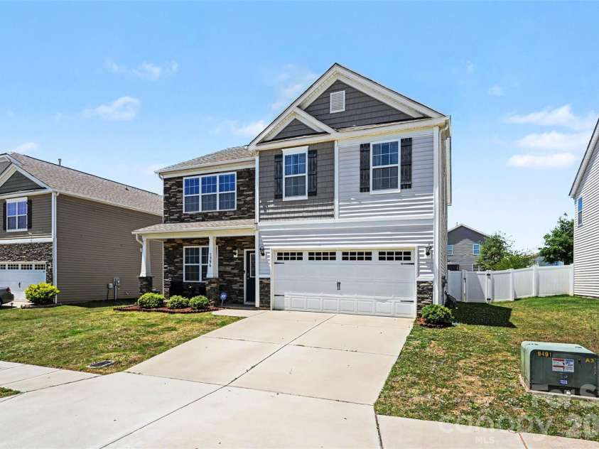 7596 Nolen Farm Drive, Gastonia, NC 28056.  MLS# CAR4384911, YatesRealty ID 27329. 