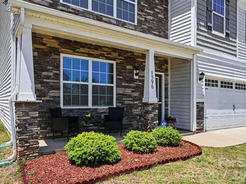 7596 Nolen Farm Drive, Gastonia, NC 28056.  MLS# CAR4384911, YatesRealty ID 27329. 