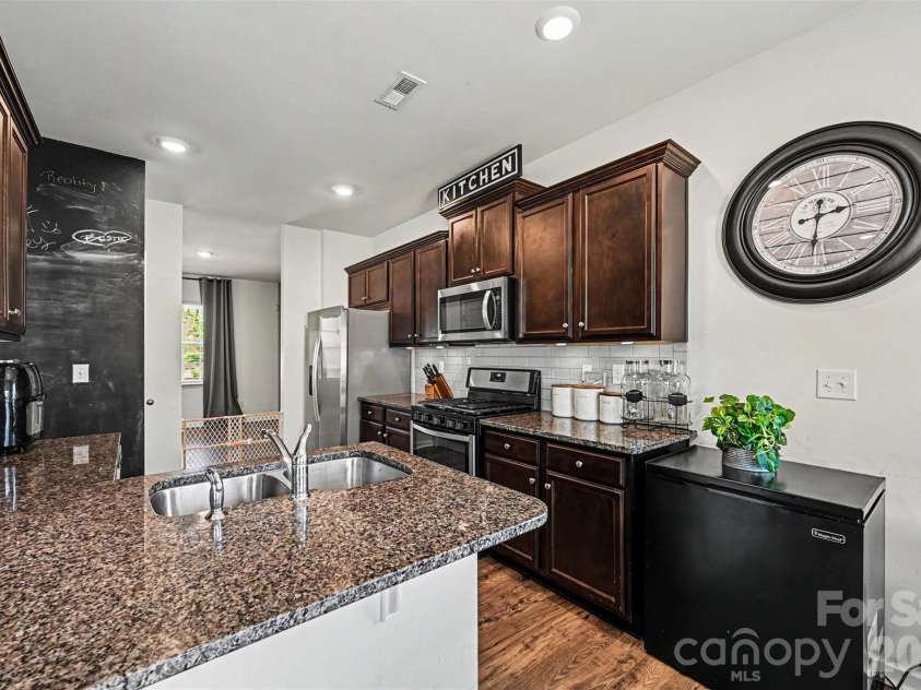 7596 Nolen Farm Drive, Gastonia, NC 28056.  MLS# CAR4384911, YatesRealty ID 27329. 