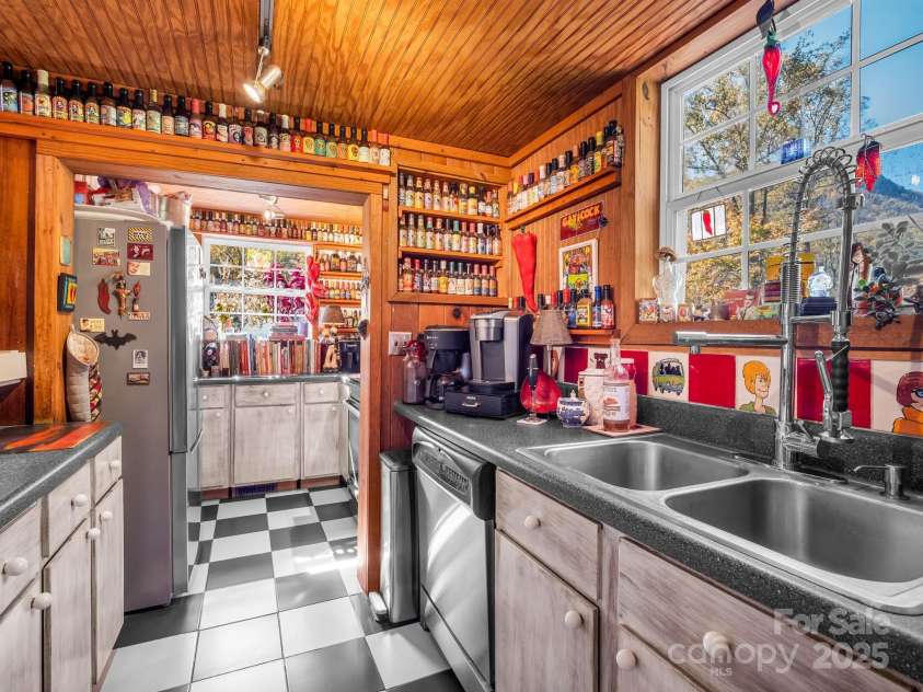 712 Main Street, Chimney Rock, NC 28720.  MLS# CAR4332111, YatesRealty ID 2733. 