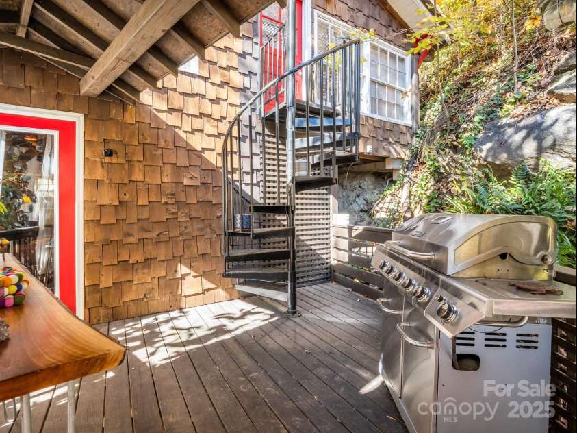 712 Main Street, Chimney Rock, NC 28720.  MLS# CAR4332111, YatesRealty ID 2733. 