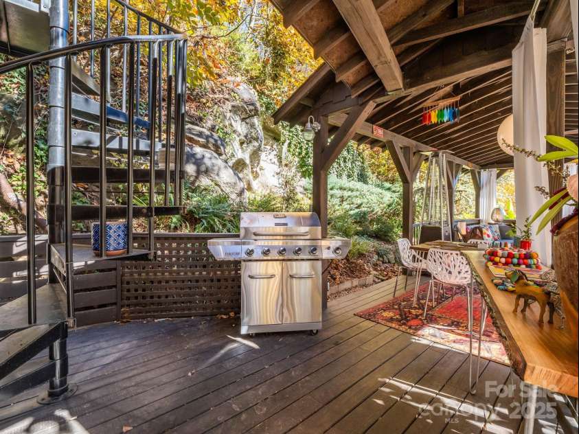 712 Main Street, Chimney Rock, NC 28720.  MLS# CAR4332111, YatesRealty ID 2733. 