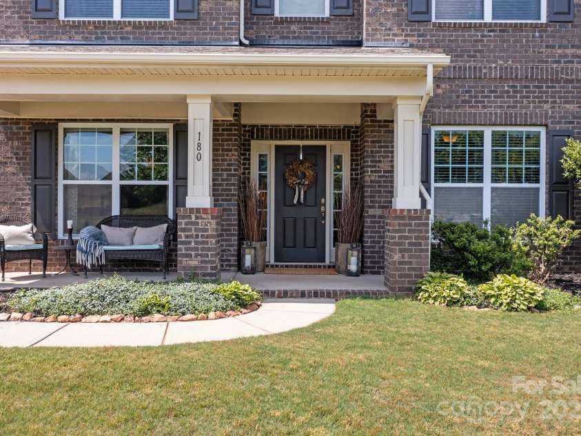 180 Fellspoint Road, Mooresville, NC 28115.  MLS# CAR4275955, YatesRealty ID 27330. 