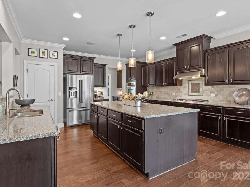 180 Fellspoint Road, Mooresville, NC 28115.  MLS# CAR4275955, YatesRealty ID 27330. 