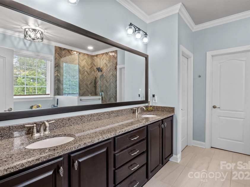 180 Fellspoint Road, Mooresville, NC 28115.  MLS# CAR4275955, YatesRealty ID 27330. 