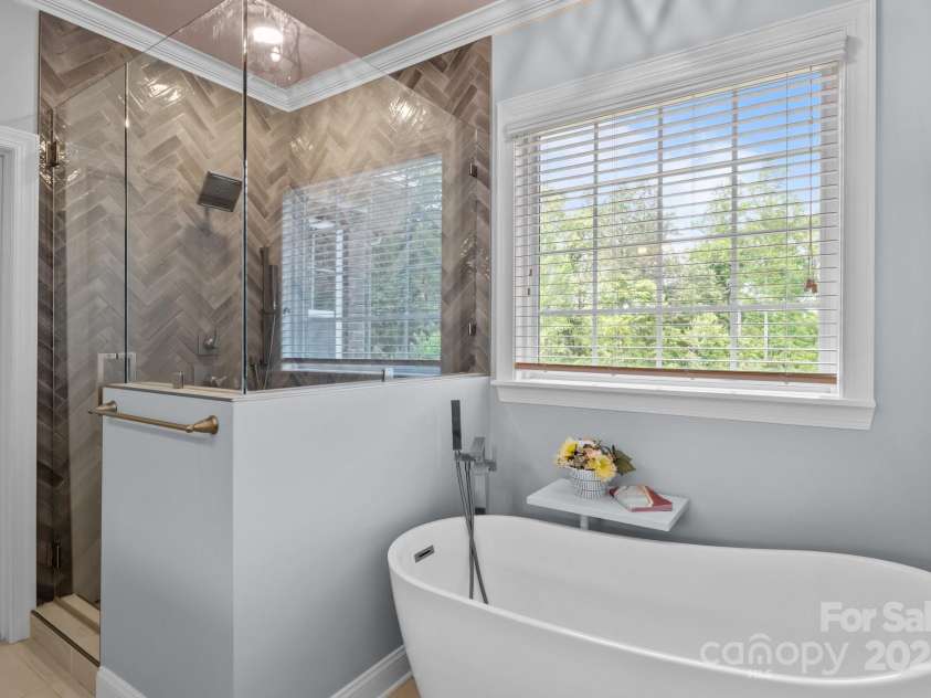 180 Fellspoint Road, Mooresville, NC 28115.  MLS# CAR4275955, YatesRealty ID 27330. 