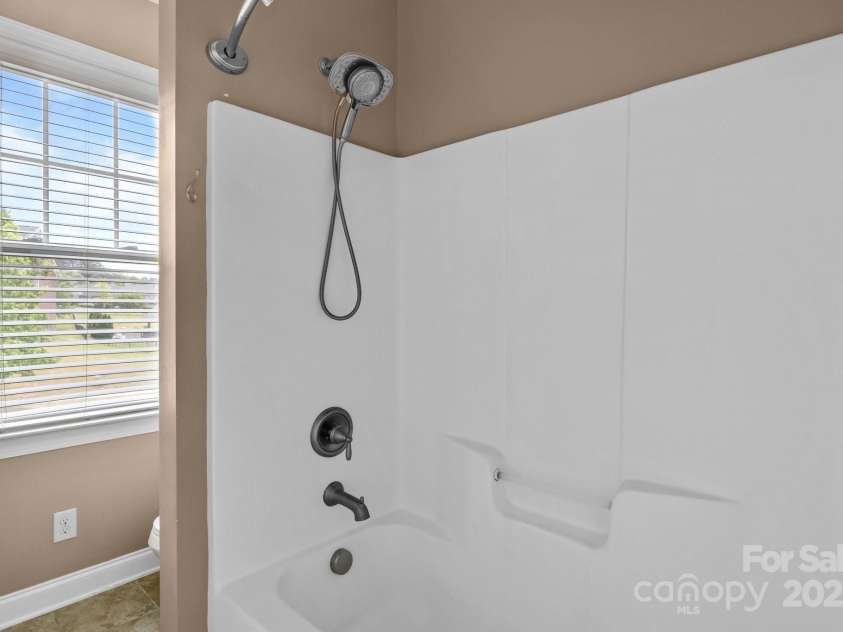 180 Fellspoint Road, Mooresville, NC 28115.  MLS# CAR4275955, YatesRealty ID 27330. 