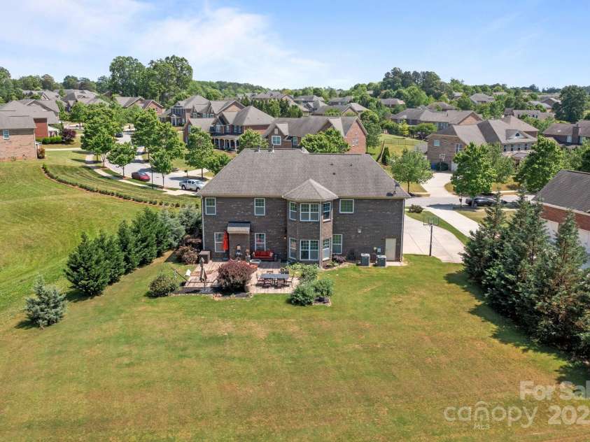 180 Fellspoint Road, Mooresville, NC 28115.  MLS# CAR4275955, YatesRealty ID 27330. 