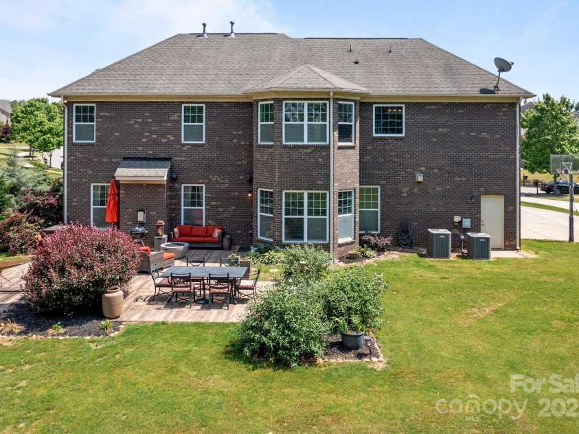180 Fellspoint Road, Mooresville, NC 28115.  MLS# CAR4275955, YatesRealty ID 27330. 
