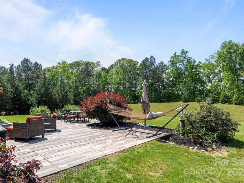 180 Fellspoint Road, Mooresville, NC 28115.  MLS# CAR4275955, YatesRealty ID 27330. 