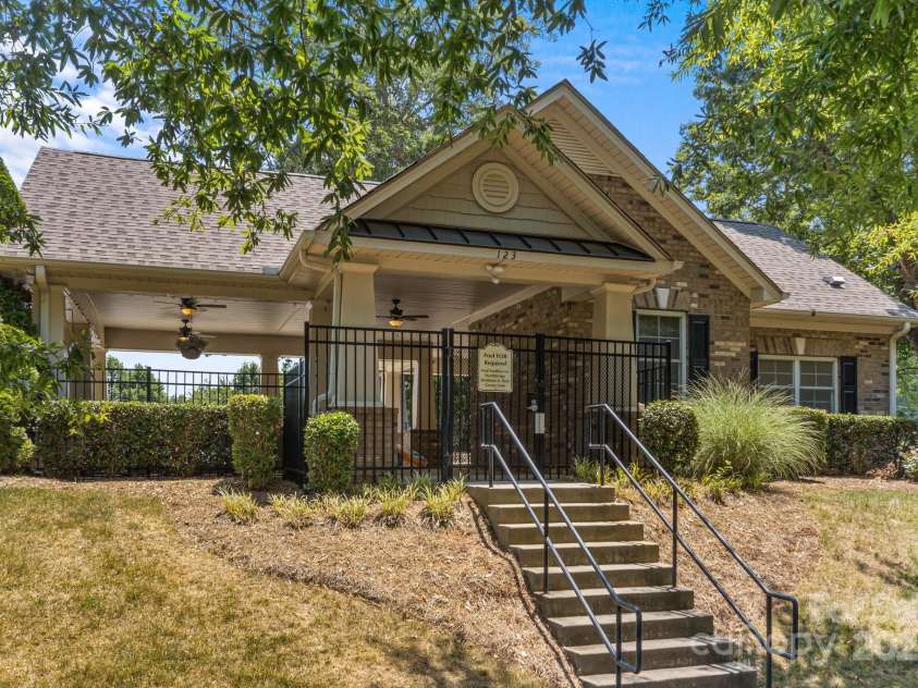 180 Fellspoint Road, Mooresville, NC 28115.  MLS# CAR4275955, YatesRealty ID 27330. 