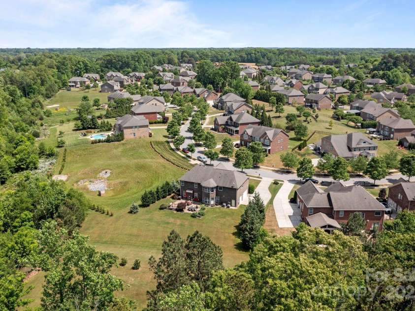 180 Fellspoint Road, Mooresville, NC 28115.  MLS# CAR4275955, YatesRealty ID 27330. 