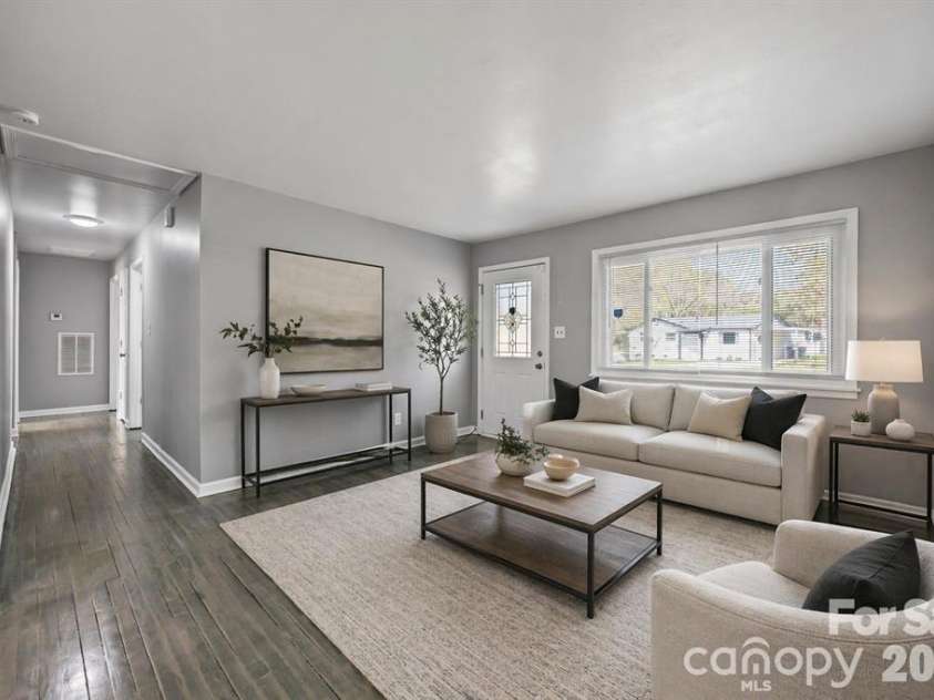 9300 Edgevale Drive, Charlotte, NC 28216.  MLS# CAR4407154, YatesRealty ID 27330. 