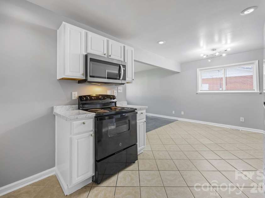9300 Edgevale Drive, Charlotte, NC 28216.  MLS# CAR4407154, YatesRealty ID 27330. 
