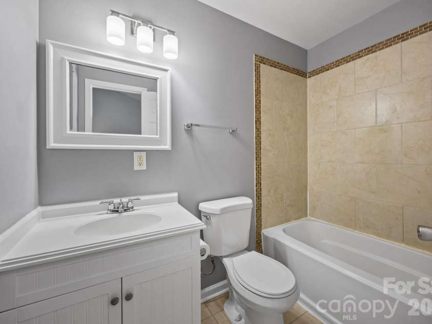 9300 Edgevale Drive, Charlotte, NC 28216.  MLS# CAR4407154, YatesRealty ID 27330. 