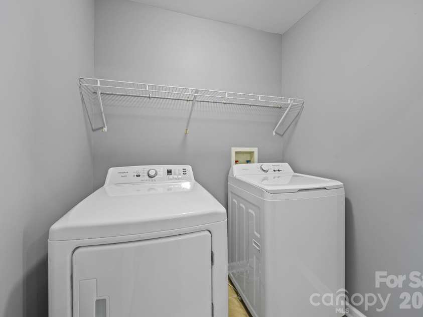 9300 Edgevale Drive, Charlotte, NC 28216.  MLS# CAR4407154, YatesRealty ID 27330. 