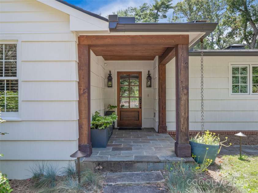 13 Robinhood Road, Asheville, NC 28804.  MLS# CAR4282733, YatesRealty ID 27332. 