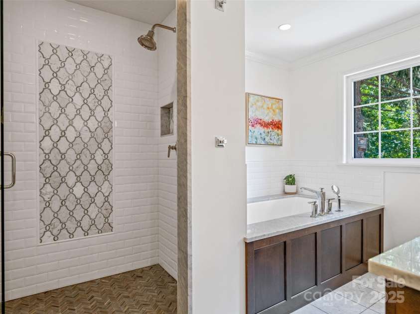 13 Robinhood Road, Asheville, NC 28804.  MLS# CAR4282733, YatesRealty ID 27332. 