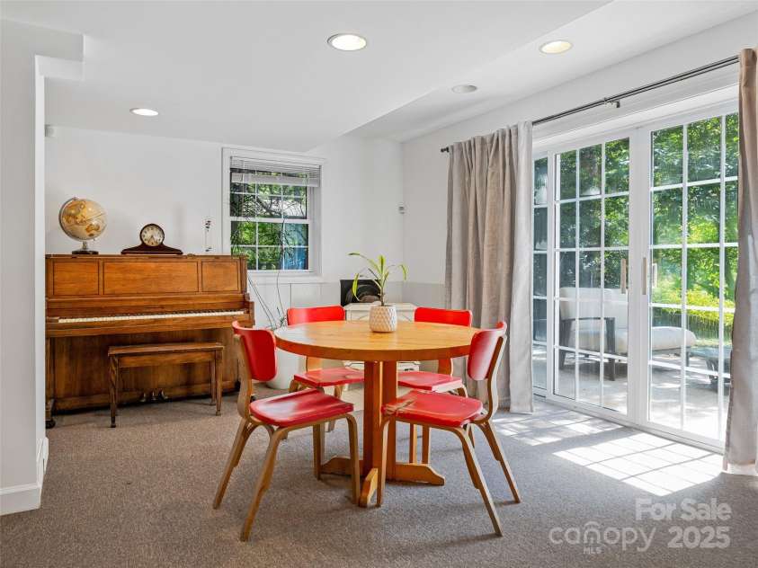 13 Robinhood Road, Asheville, NC 28804.  MLS# CAR4282733, YatesRealty ID 27332. 