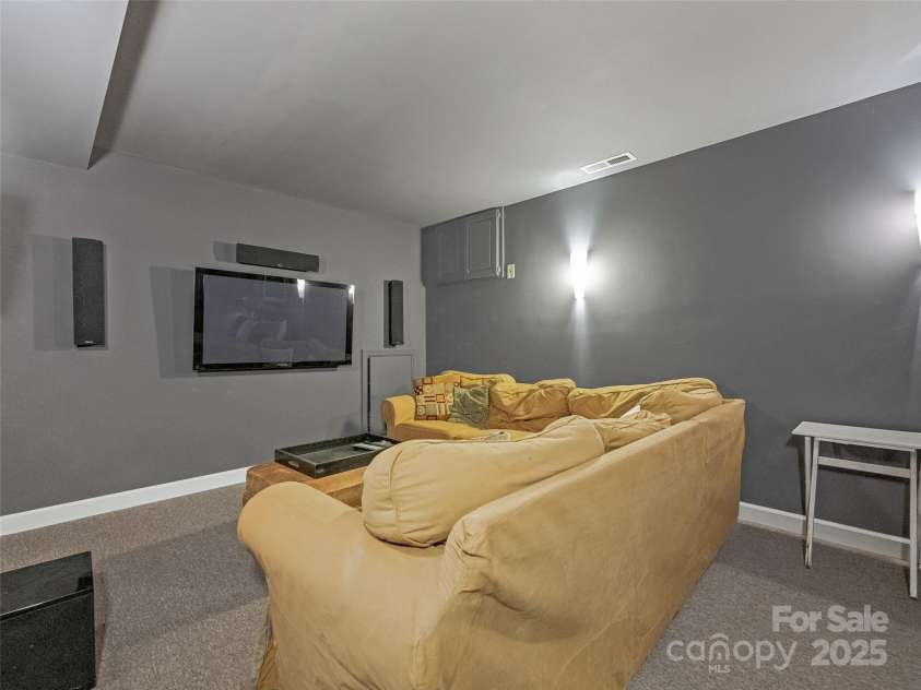 13 Robinhood Road, Asheville, NC 28804.  MLS# CAR4282733, YatesRealty ID 27332. 