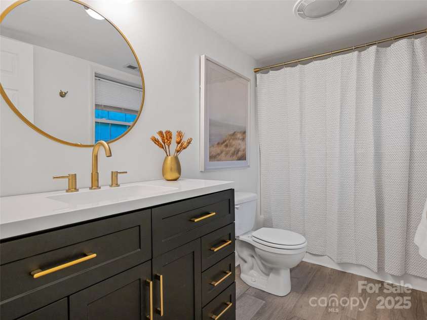 13 Robinhood Road, Asheville, NC 28804.  MLS# CAR4282733, YatesRealty ID 27332. 