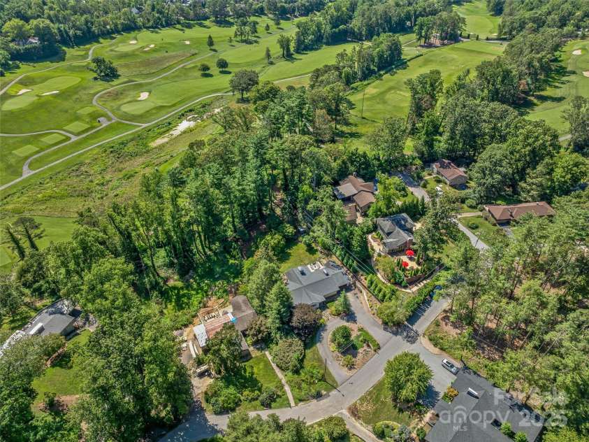 13 Robinhood Road, Asheville, NC 28804.  MLS# CAR4282733, YatesRealty ID 27332. 