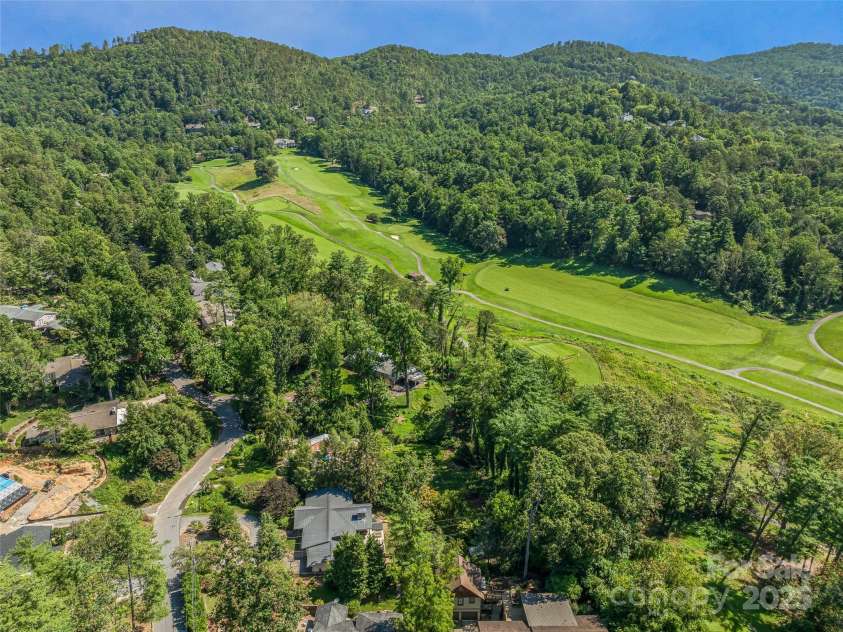 13 Robinhood Road, Asheville, NC 28804.  MLS# CAR4282733, YatesRealty ID 27332. 