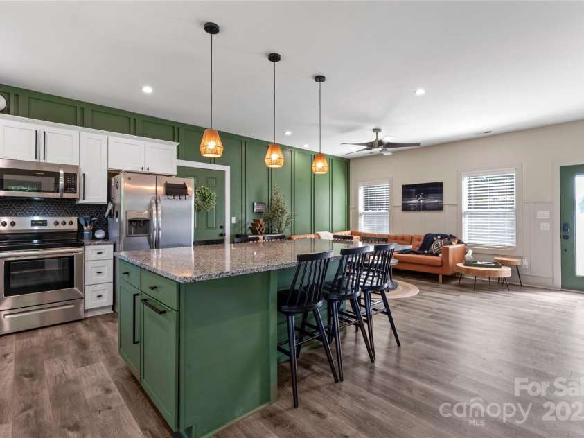 136 Huntington Lane, Mooresville, NC 28117.  MLS# CAR4277230, YatesRealty ID 27333. 