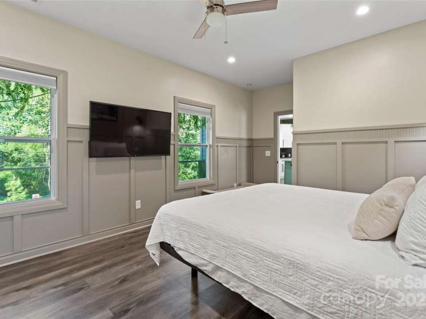 136 Huntington Lane, Mooresville, NC 28117.  MLS# CAR4277230, YatesRealty ID 27333. 