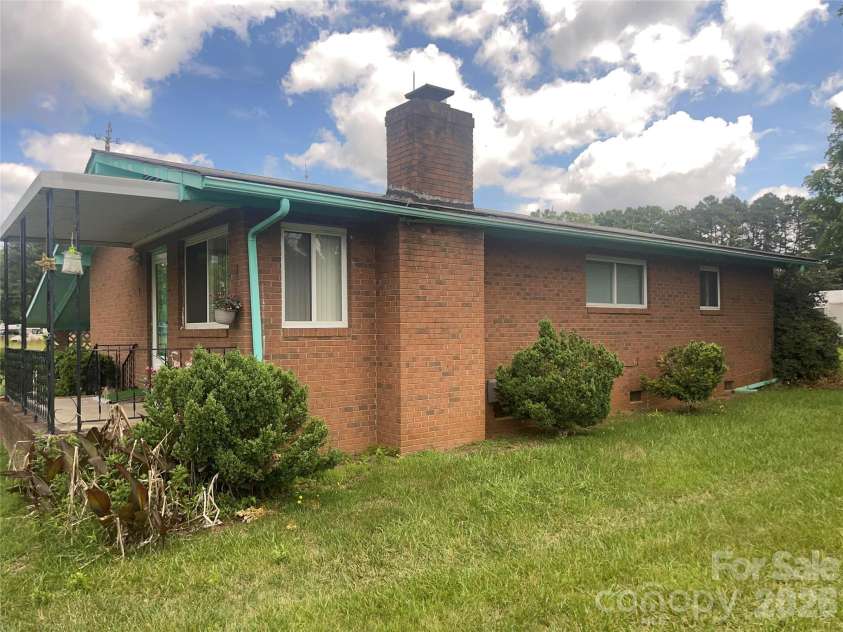 244 Tabor Drive, Salisbury, NC 28144.  MLS# CAR4386823, YatesRealty ID 27333. 