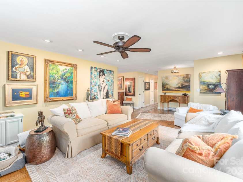 24 Woodcrest Road, Asheville, NC 28804.  MLS# CAR4280607, YatesRealty ID 27334. 