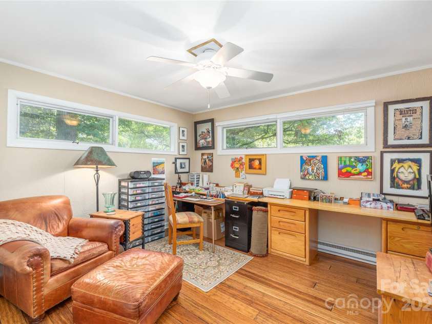 24 Woodcrest Road, Asheville, NC 28804.  MLS# CAR4280607, YatesRealty ID 27334. 