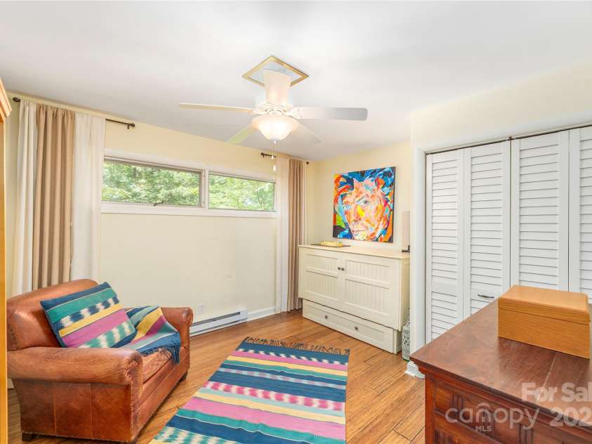 24 Woodcrest Road, Asheville, NC 28804.  MLS# CAR4280607, YatesRealty ID 27334. 