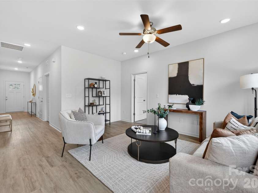 5531 Datha Avenue, Charlotte, NC 28269.  MLS# CAR4370715, YatesRealty ID 27334. Representation