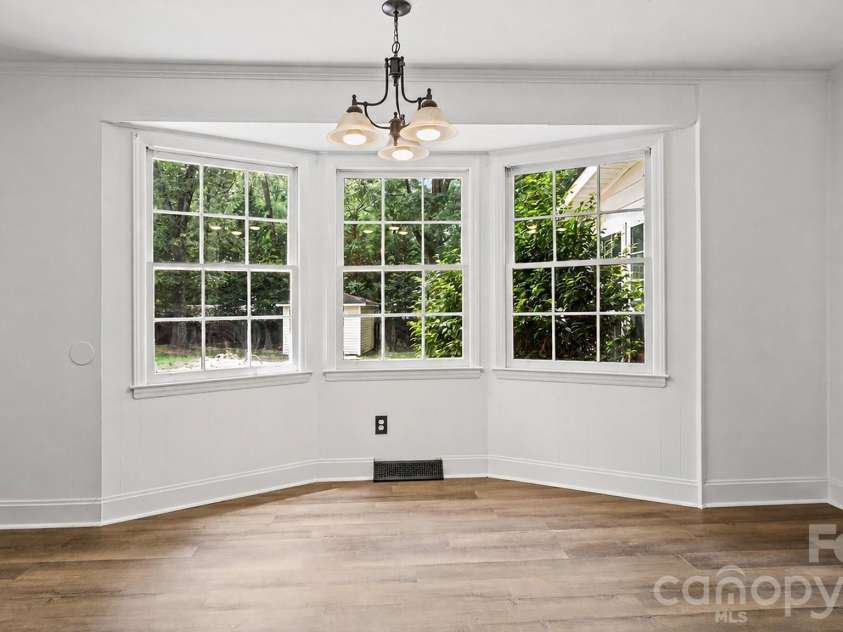 2106 Arden Drive, Monroe, NC 28112.  MLS# CAR4387611, YatesRealty ID 27335. Eat-in kitchen area