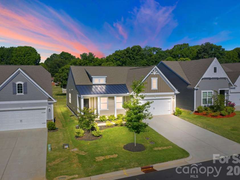 174 White Apple Way, Statesville, NC 28625.  MLS# CAR4383923, YatesRealty ID 27336. 
