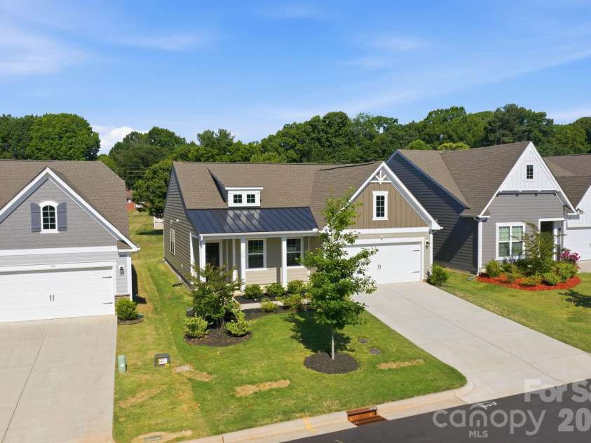 174 White Apple Way, Statesville, NC 28625.  MLS# CAR4383923, YatesRealty ID 27336. 