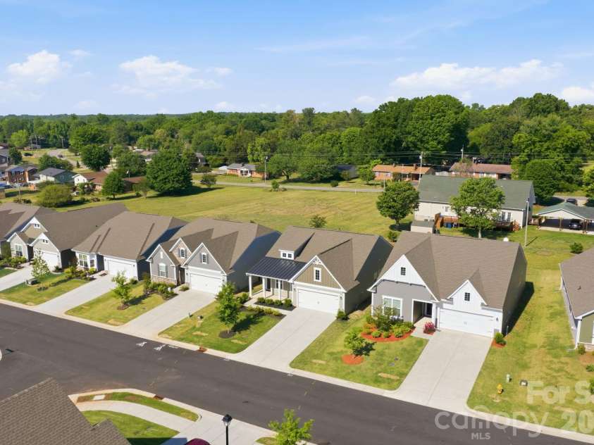 174 White Apple Way, Statesville, NC 28625.  MLS# CAR4383923, YatesRealty ID 27336. 