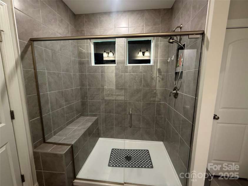 5161 Quail Forest Drive, Clemmons, NC 27012.  MLS# CAR4280243, YatesRealty ID 27336. 