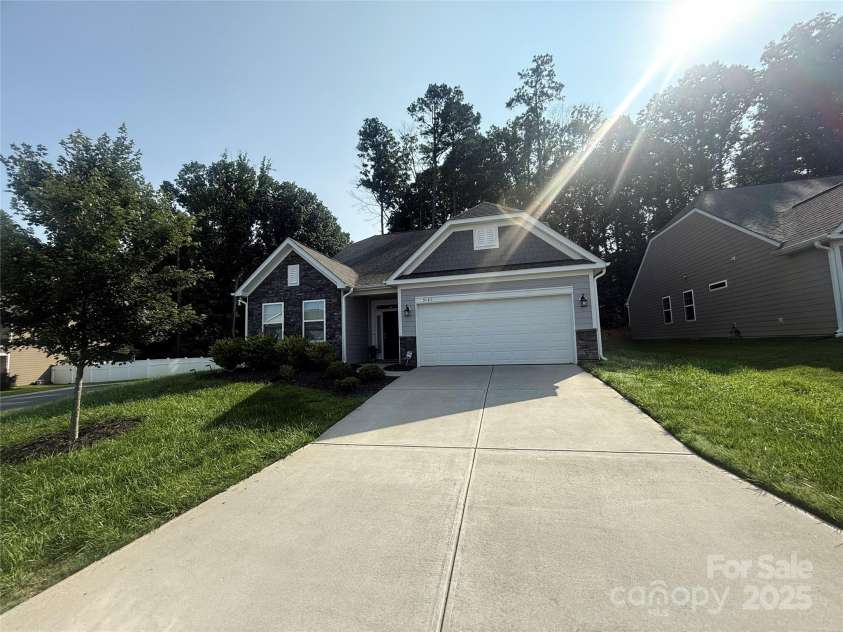 5161 Quail Forest Drive, Clemmons, NC 27012.  MLS# CAR4280243, YatesRealty ID 27336. 