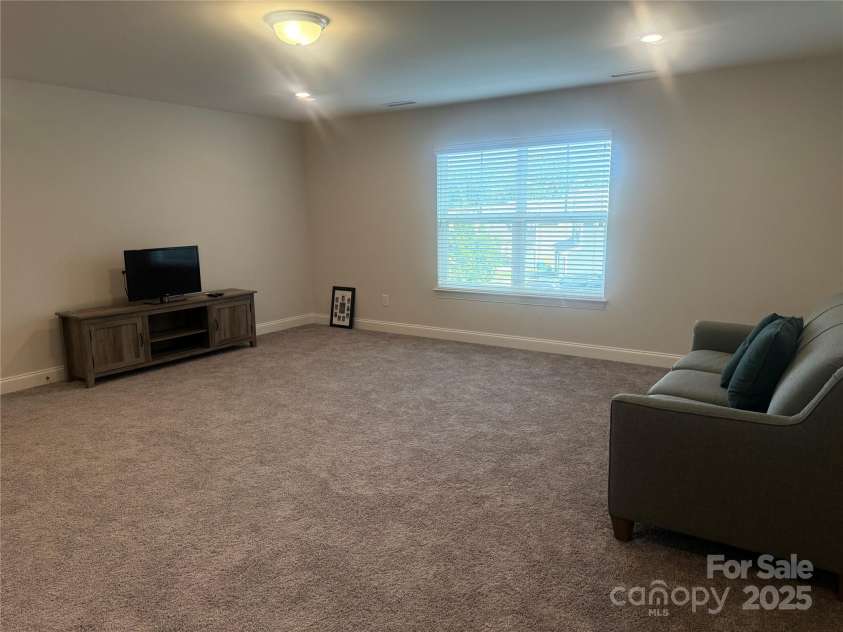 5161 Quail Forest Drive, Clemmons, NC 27012.  MLS# CAR4280243, YatesRealty ID 27336. 