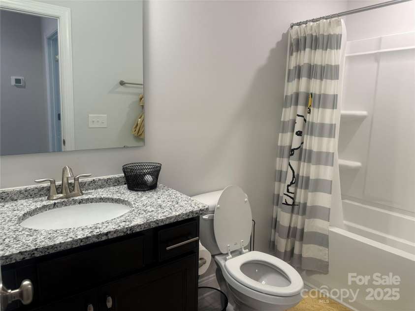 5161 Quail Forest Drive, Clemmons, NC 27012.  MLS# CAR4280243, YatesRealty ID 27336. 