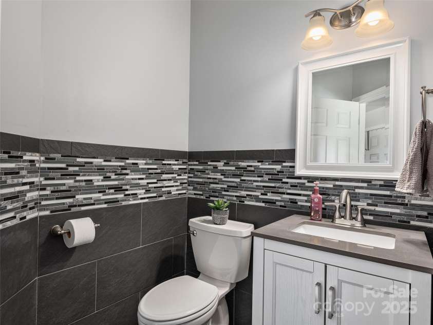 178 Black River Road, Fletcher, NC 28732.  MLS# CAR4279130, YatesRealty ID 27337. 