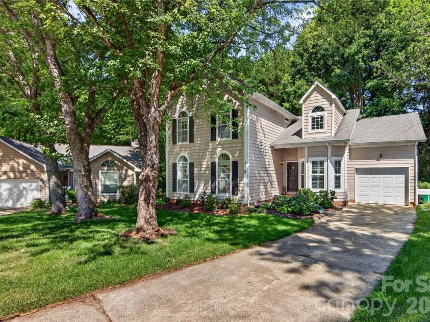 803 Water Wheel Court, Charlotte, NC 28209.  MLS# CAR4384715, YatesRealty ID 27337. 